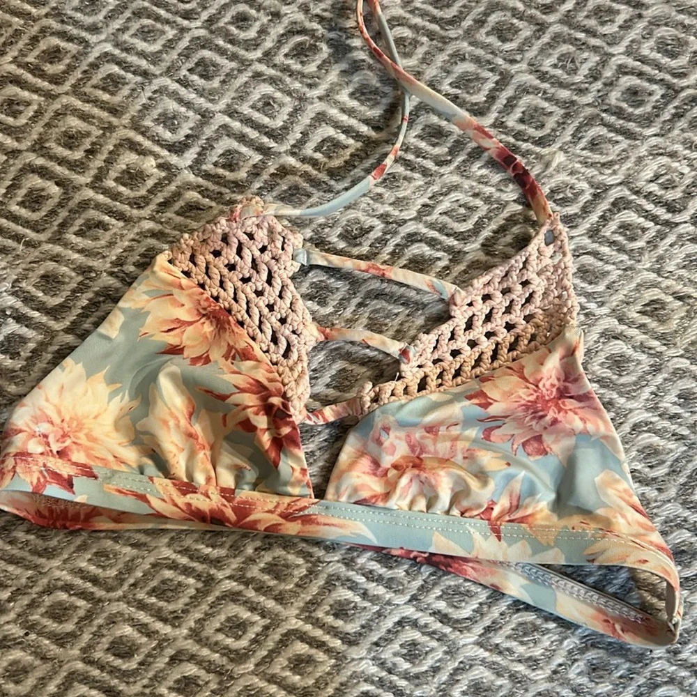 Frankie Bikinis Pink Floral Crochet Halter Bikini‎ Top Size Small